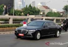 Mobil Presiden Baru Mercy S680 Guard W223 di HUT 79 RI IKN