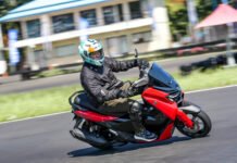 Keunggulan NMAX NEO untuk Berkendara di Musim Hujan