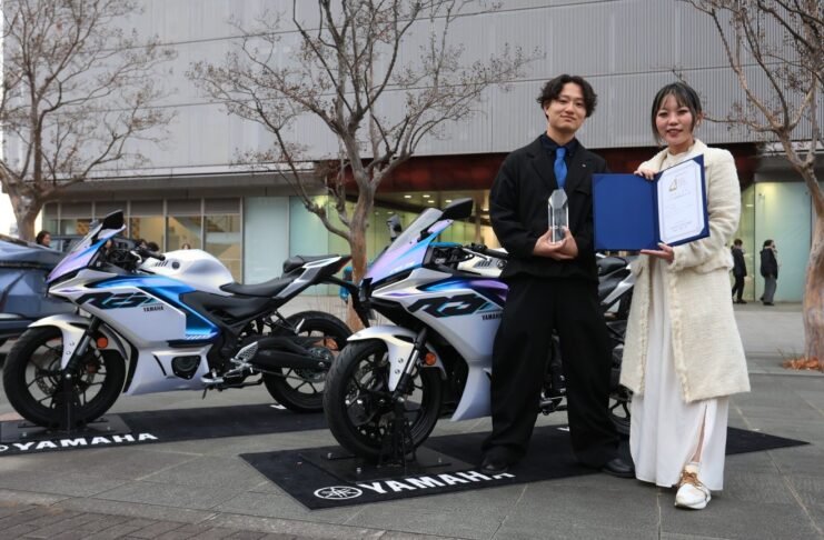 Yamaha YZF-R3/R25 Buatan Indonesia Sabet Auto Color Award 2025 di Jepang