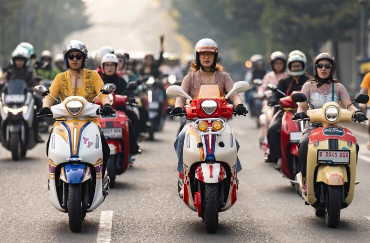 Classy Grls Day Out Kartini Day: Dari Kebaya ke Jalan Raya, Gaya Perempuan Modern yang Berani